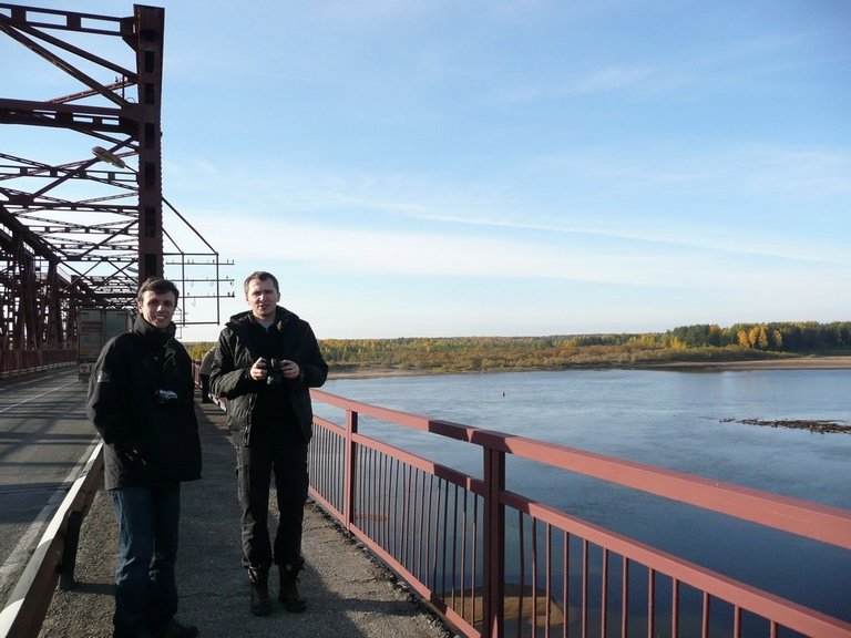 joaquimandpawelenjoyingthebridge.jpg